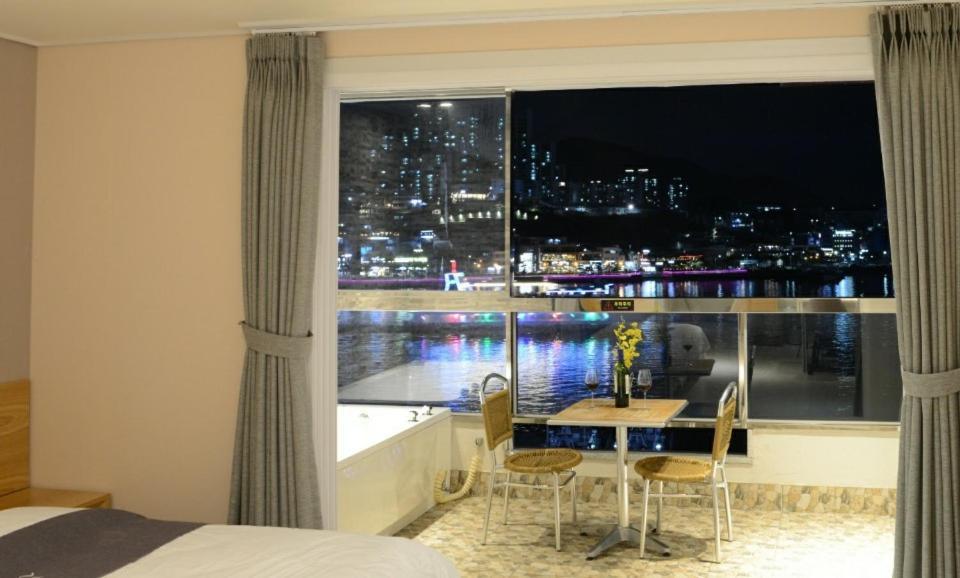 Lium Spa Hostel Yeosu Exterior foto